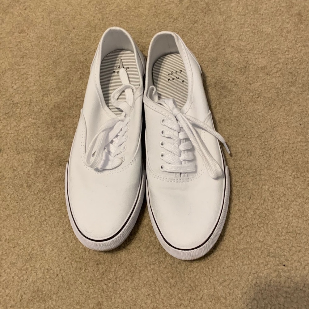 Women’s White Shoes